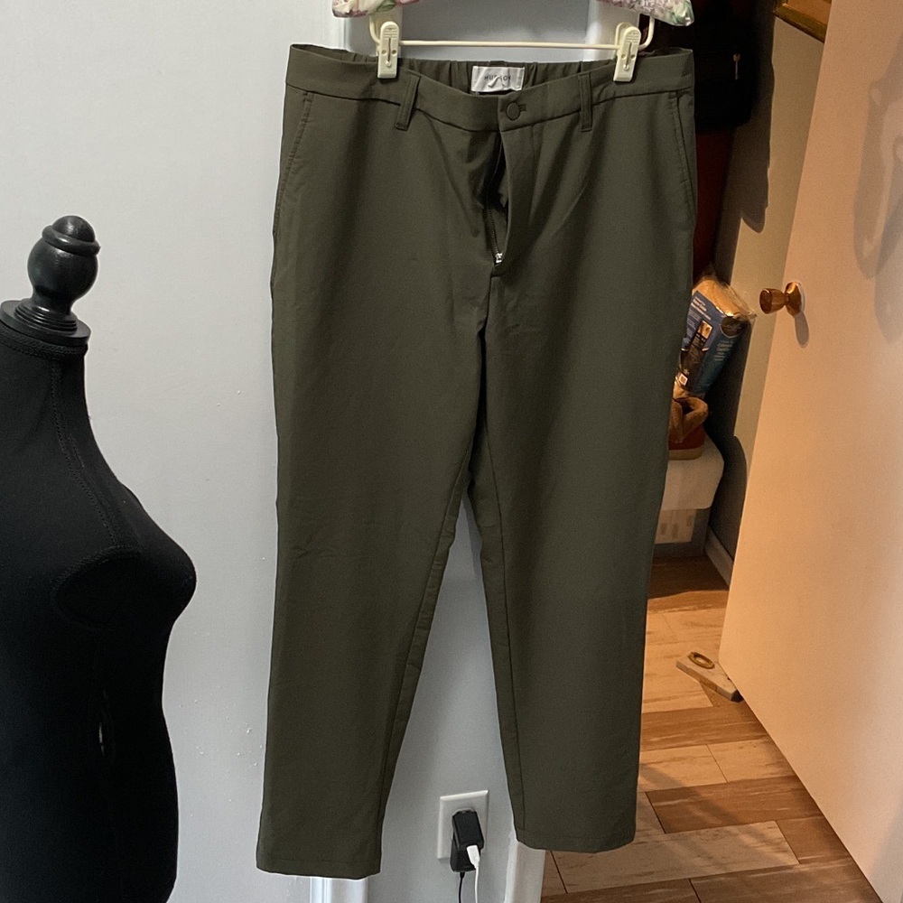 P421. Hudson Elegant Olive Trousers for Women  NWOT  |L